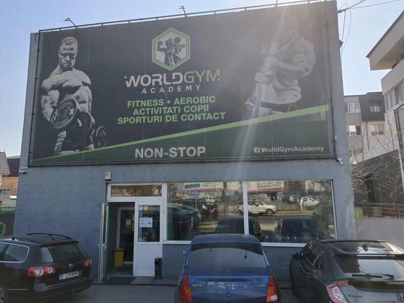 Receptioneri pentru World Gym Academy,